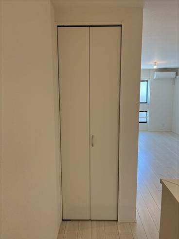 キッチン横収納