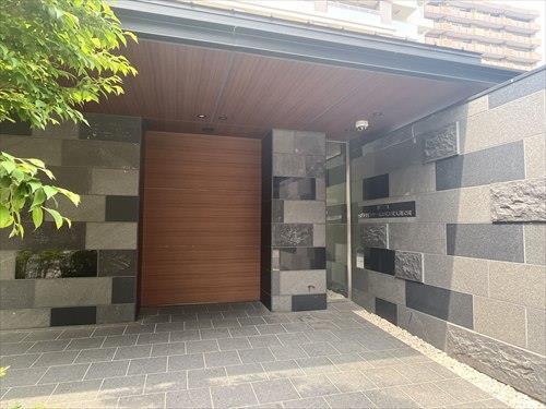 マンション出入口