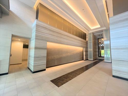 エントランスホール-3