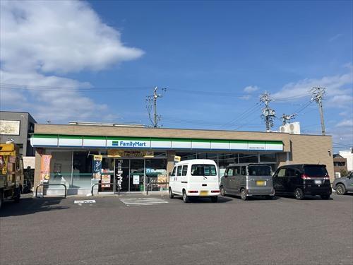 ファミリーマート太平町五丁目店400ｍ