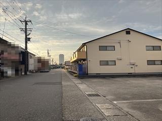 前面道路(2024年10月撮影)