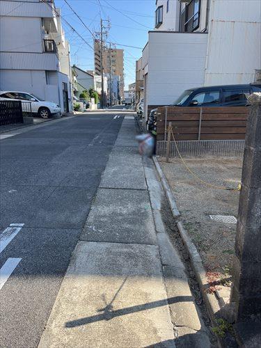 前面道路(西側から撮影)-2