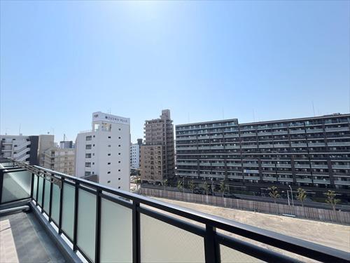 西側バルコニーからの眺望