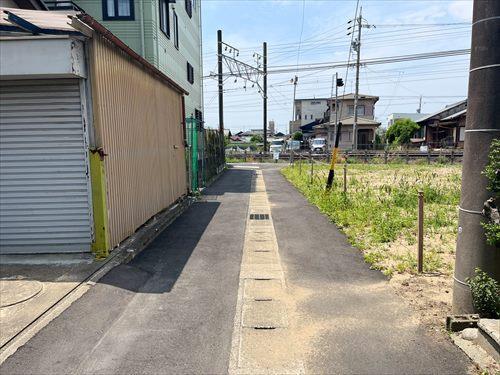 南側前面道路2(2025年6月撮影)