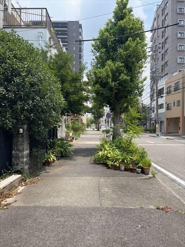 歩道部分 乗り入れあります 歩道部分 乗り入れあります