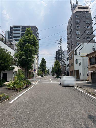 南側前面道路 東方向 南側前面道路 東方向