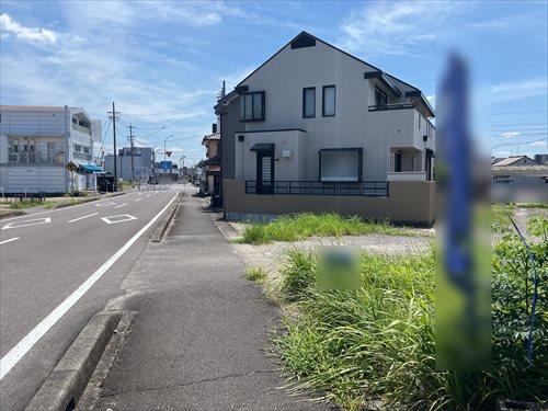 北東側前面道路【2025年9月撮影】