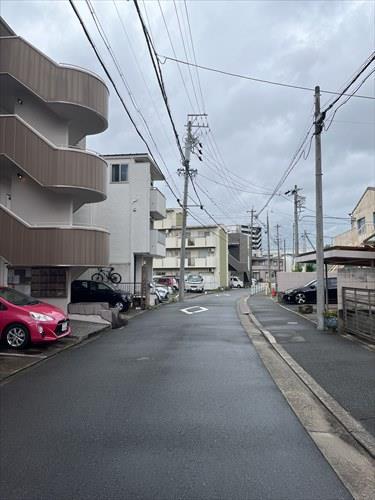 北側前面道路　西側方向