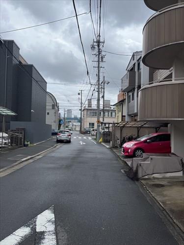 北側前面道路　東方向