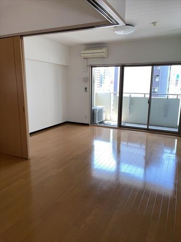 ８階　１LDK空室部分リビング