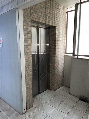 １階エレベーターホール