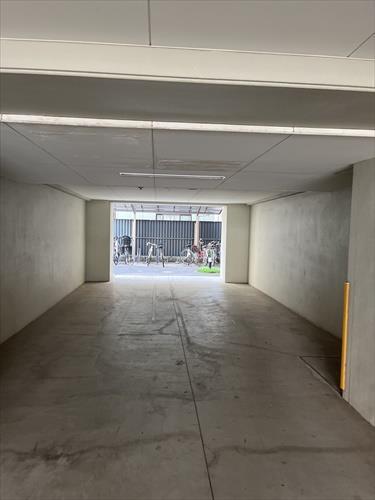 １階駐車場　南方向