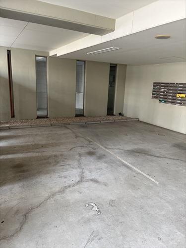 １階駐車場