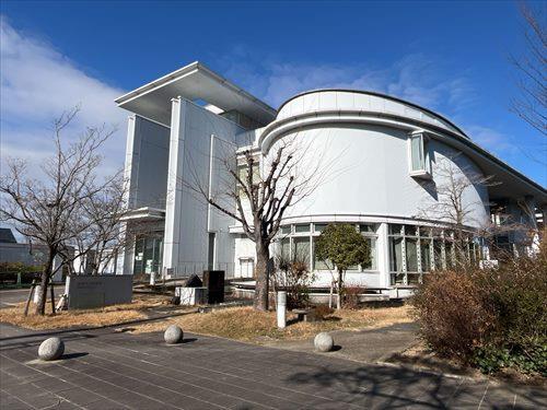 津島市立図書館まで1380ｍ