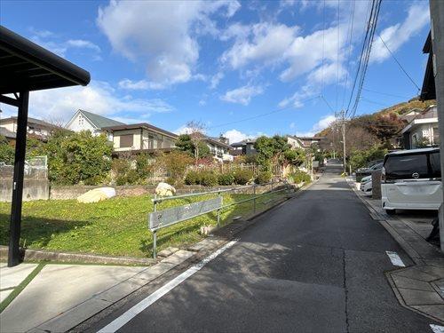 前面道路(南西側から撮影)-1