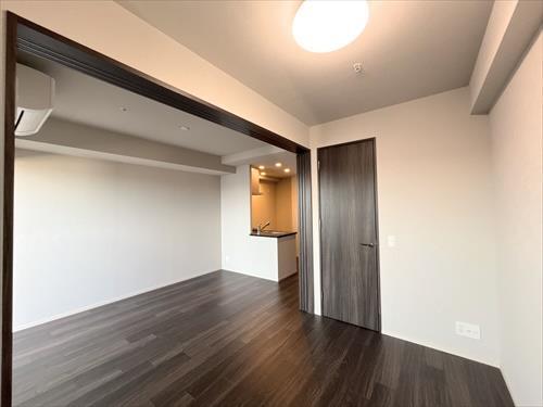 北東側洋室(約4.0帖)