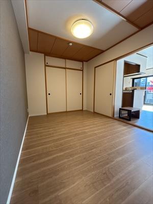 洋室　約6帖　別角度