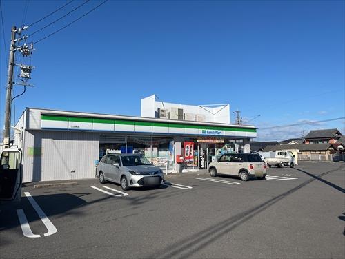 ファミリーマート犬山南店まで190m 