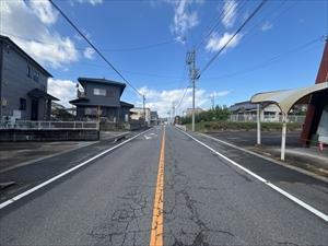 前面道路（2025年11月撮影）