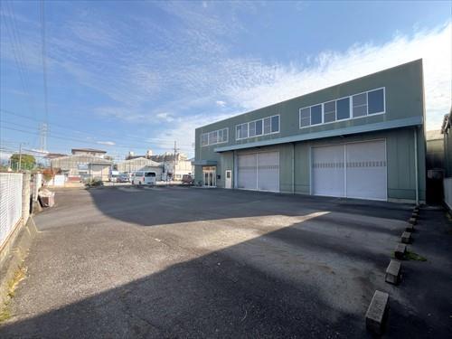 敷地内(北西側から撮影)