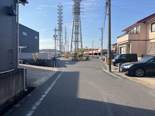 前面道路西側交差点付近