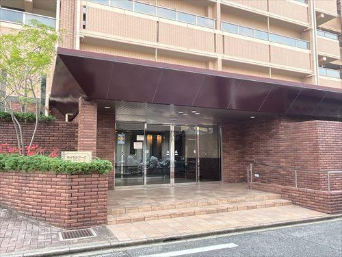 マンション出入口