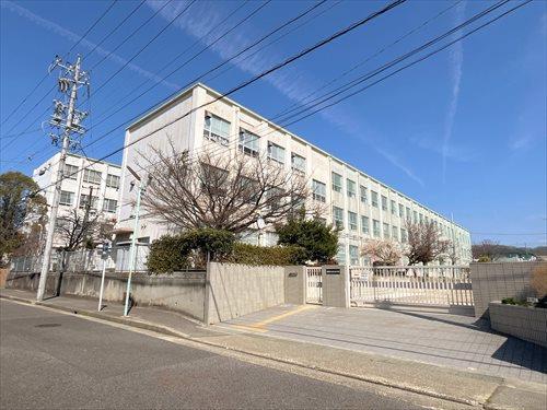 名古屋市立高針台中学校まで1360m