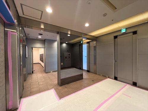 1階エレベーターホール