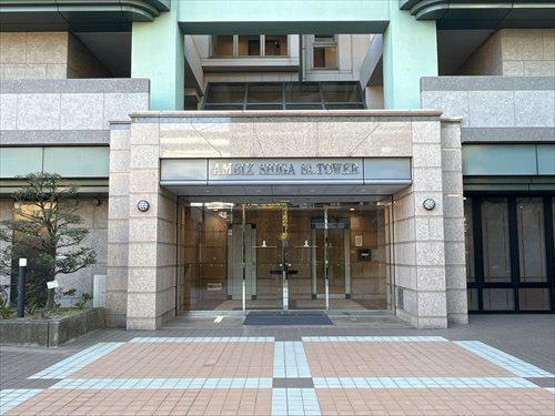 マンション出入口