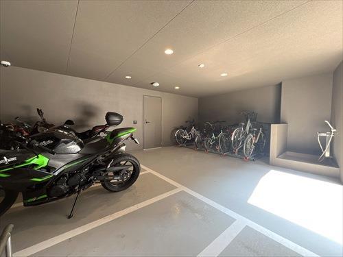 バイク置き場、駐輪場、ペット足洗い場