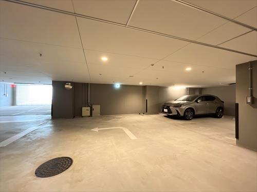 地下平面駐車場