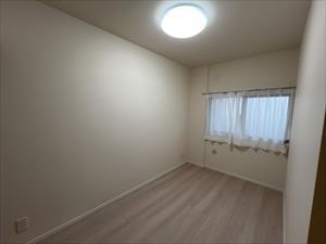 洋室（約4.9帖）1