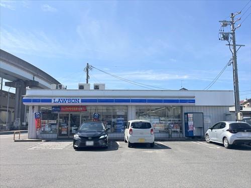 ローソン小牧原駅前店まで490m