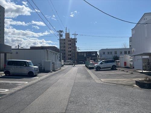 東側前面道路【2026年3月撮影】