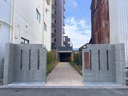 アプローチ-1(2026年2月撮影)