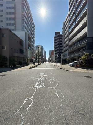 東側前面道路
