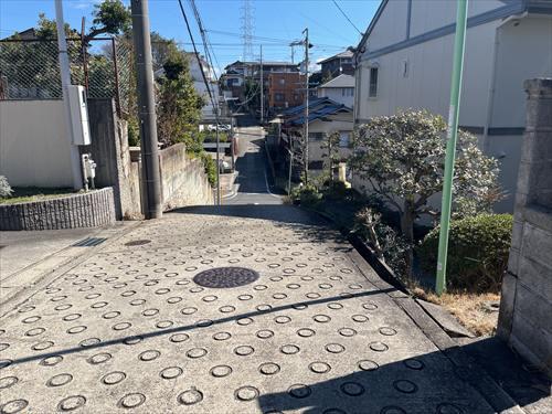 前面道路4（北西）