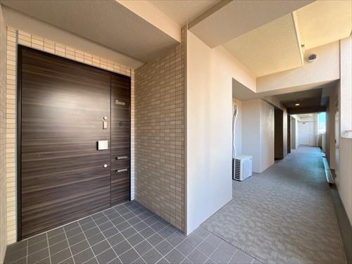 ポーチ～3階共用廊下