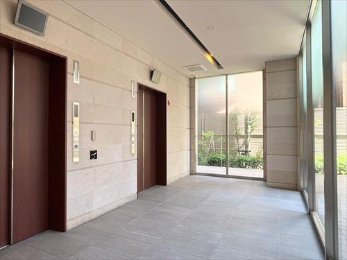 1階エレベーターホール