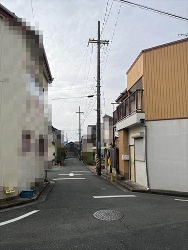 現地南側前面道路(2026年2月撮影)