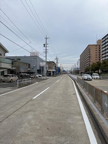 西側前面道路　南方向
