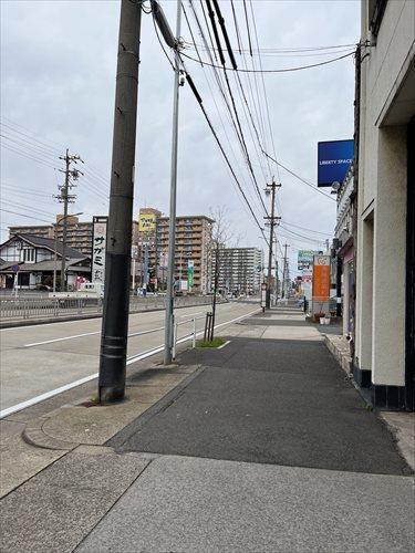 西側前面道路　北方向