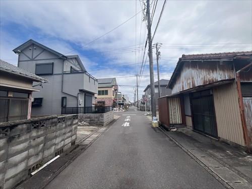 南側前面道路