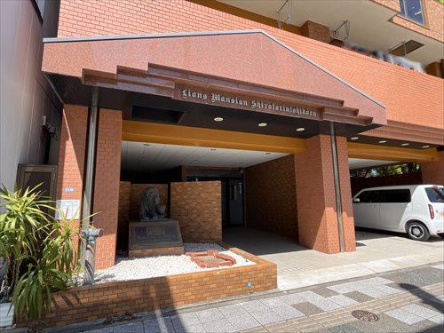 マンション出入口