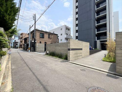 北側前面道路