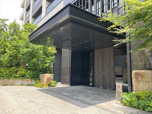 マンション出入口