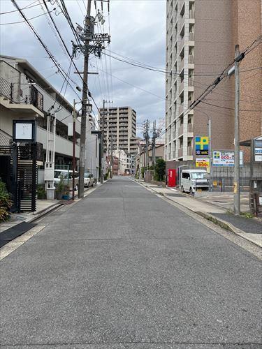 西側前面道路　北方向