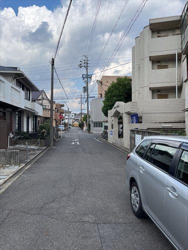 西側前面道路　北方向