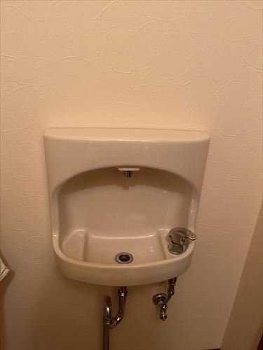 トイレは手洗い付きです