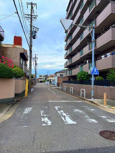北側前面道路　西方向